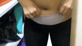 كسمها هايج عملتلي فضيحة فسوبر ماركت قالت لي بردو بدي اتناك أنا مشتعلة ونكتها ف لحمام