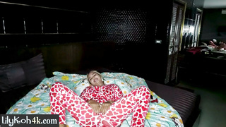 Cute Asian teen danced and masturbated