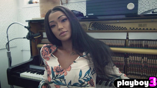 Beautiful ebony big ass MILF shows boobs