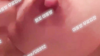 2056 가슴은 이쁜데 보지는 펄럭 보지네 풀버전은 텔레그램 UB892 온리팬스 트위터 한국 최신 국산 성인방 야동방 빨간방 Korea