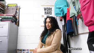 Curly curvy Latina housewife performs sloppy oral