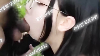 2103 야외에서 사까시 해주는 청순녀 딥쓰롯