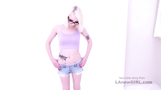 Super cute teen loves to play with dick at her audition