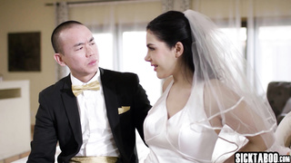 Big ass bride enjoyed deep anal sex