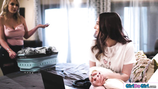 Teen masturbating with stepmom on porn