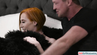 Trans gets Shiri Allwood caught fapping