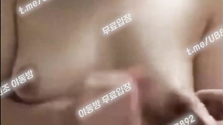 2213 여자친구가 딸쳐주는거 찍었다가 유포 풀버전은 텔레그램 UB892 온리팬스 트위터 한국 최신 국산 성인방 야동방 빨간방 Korea
