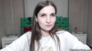 Cute amateur babe solo masturbates on webcam