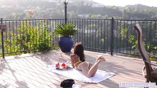 Teens juicy pussy is ready for bang