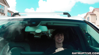 Twink enjoys hooking up with older guys