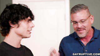 Twink enjoys hooking up with older guys