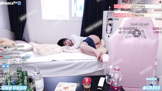 2405 아프리카 여캠 술쳐먹고 꽐라되서 보지노출 KBJ 방송사고 풀버전은 텔레그램 UB892 온리팬스 트위터 한국 최신 국산 성인방 야동방 빨간방 Korea
