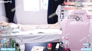 2405 아프리카 여캠 술쳐먹고 꽐라되서 보지노출 KBJ 방송사고 풀버전은 텔레그램 UB892 온리팬스 트위터 한국 최신 국산 성인방 야동방 빨간방 Korea