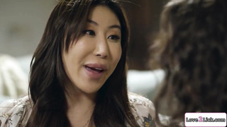 [censored] survivor fingers her asian fiancee