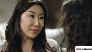 [censored] survivor fingers her asian fiancee