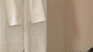 Deepthroating man meat in jacuzzi