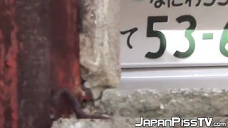 Chinese nymphs unsheathe beavers while urinating in public