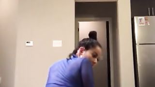 MC Crimson Bare Twerk