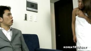 KOREA1818.COM - WARM Korean cougar in Towel Allurement