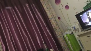 操的淫叫不止高喊：爽飞了,操我,大鸡巴操死我吧,我要