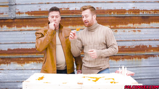 Clark shoots his jizz into Oliver's rectum