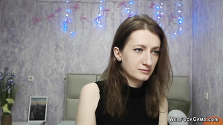 Brunette amateur in black bra chat on webcam show