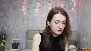 Brunette amateur in black bra chat on webcam show