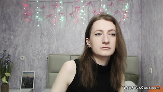 Brunette amateur in black bra chat on webcam show