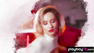 Blonde muse reveals her perfect boobs