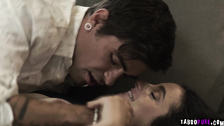 Stevie Moon getting her wet pussy eaten