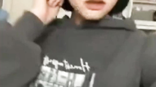 2721 부모님이 거실에 계시다면서 인스타 라이브로 자위하는 스시녀 귀여움