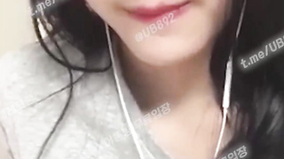 2757 KBJ 벗방 신입 비제이 시청자들 도발에 넘어가 가슴노출 이럴 생각 없었는데 ㅋㅋ 풀버전은 텔레그램 UB892 Korea 한국 최신 국산 성인방 야동방 빨간방 온리팬스 트위터