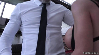 Anal slut Vittoria Divine gets facials