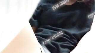 2884 일본 일반인 유출 남자친구 옆에서 몰래 노출하고 자위하는년 ..텔레그램 UB982