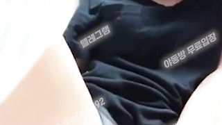 2884 일본 일반인 유출 남자친구 옆에서 몰래 노출하고 자위하는년 ..텔레그램 UB982