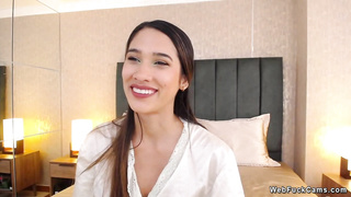 Latina with vibrator in pussy strips on webcam