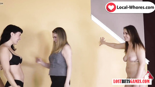 4 Hotties with Spectacular bodies Take it all Off!