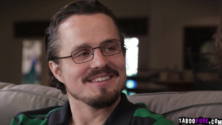 Victoria gives Robby a chance to fuck her pussy