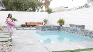 mature babe workout with creamy deep filling