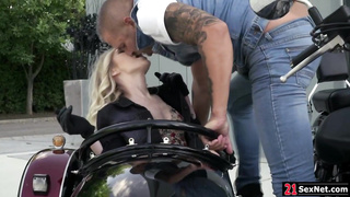 Russian girlfriend fucked on bfs bike