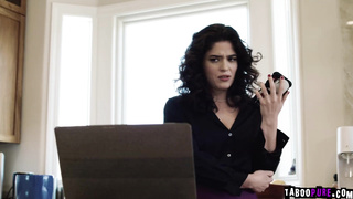 IT rep Jay Smooth fucks babe Victoria Voxxx