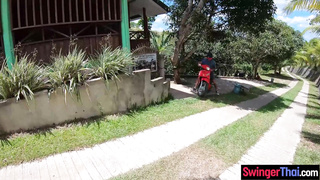 Public blowjob from his Thai girlfriend