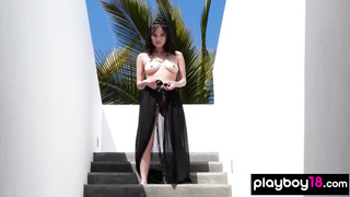 Exotic asian babe takes off her lingerie