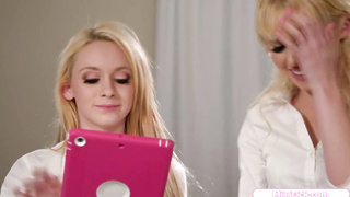 My college gf rims and scissorfucks me