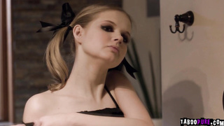 Coco makes her sensual moves to get Isiah's dick