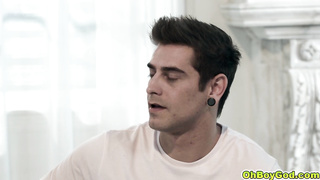 Dana suggests Austin to fuck her pussy for dinner