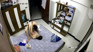 Dost ki Biwi ko usi ke ghar me choda cctv ne pakad liya