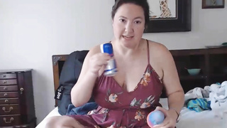 Curvaceous Lady enjoys fucking red bull can and and monster toy