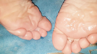 Cum over feet and toes collection