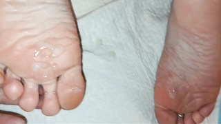Cum over feet and toes collection